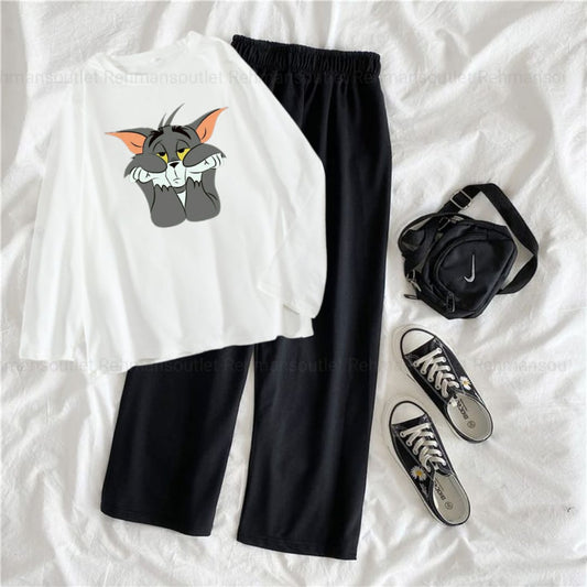 White full tee with tom black flapper