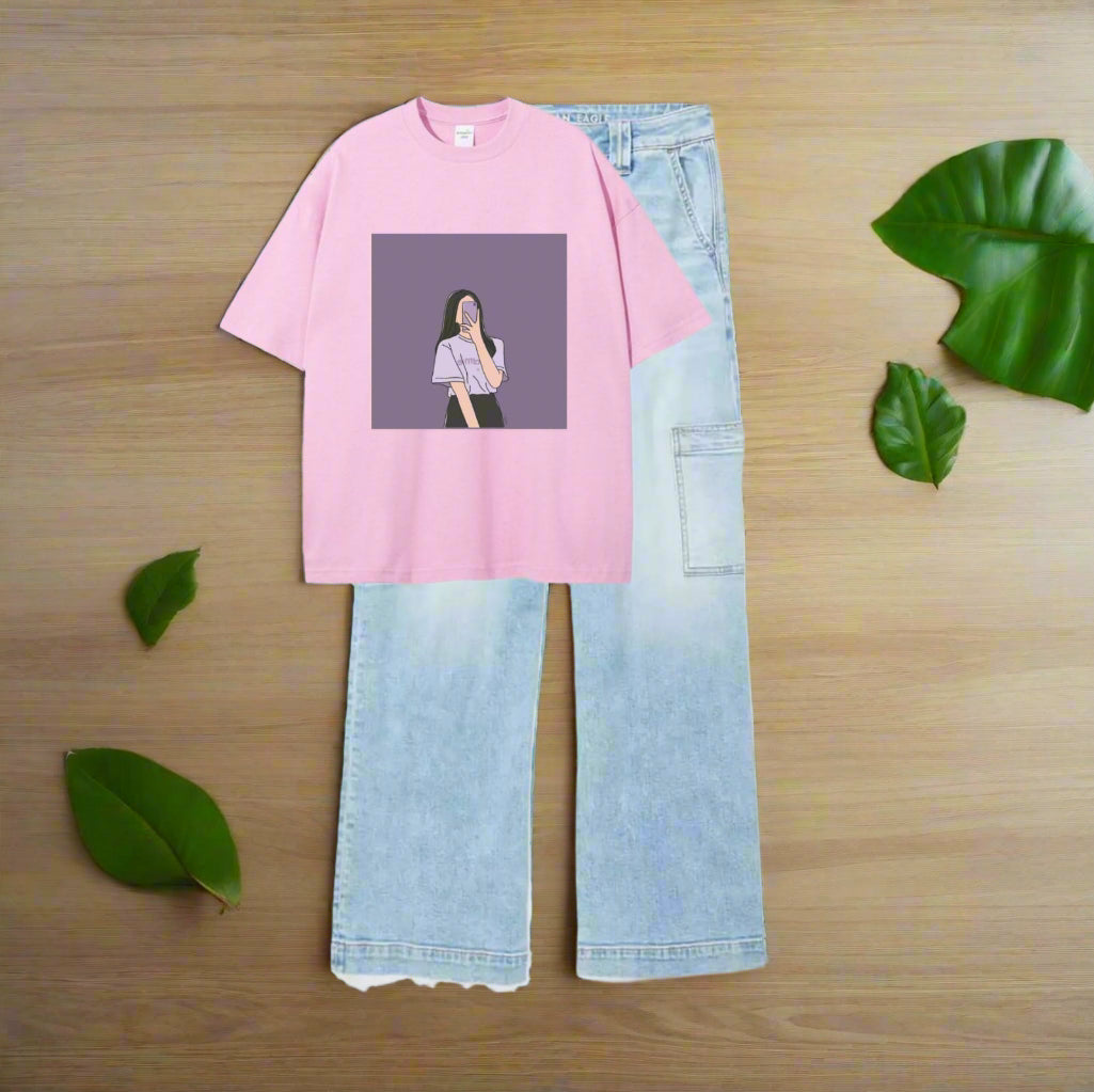 Selfie girl pink tshirt, sky-blue cargo jeans