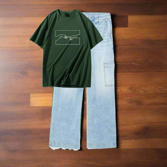 Hand box dark green tshirt sky-blue cargo jeans