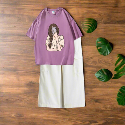 Selfie girl iphone lilac tshirt, white cargo jeans