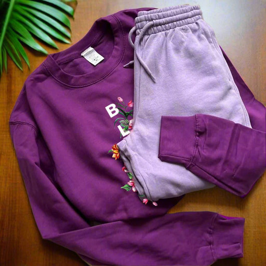 Purple sweatshirt with bloom lilac flapper